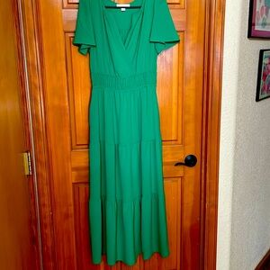 Monteau Los Angeles Kelly green dress size Medium